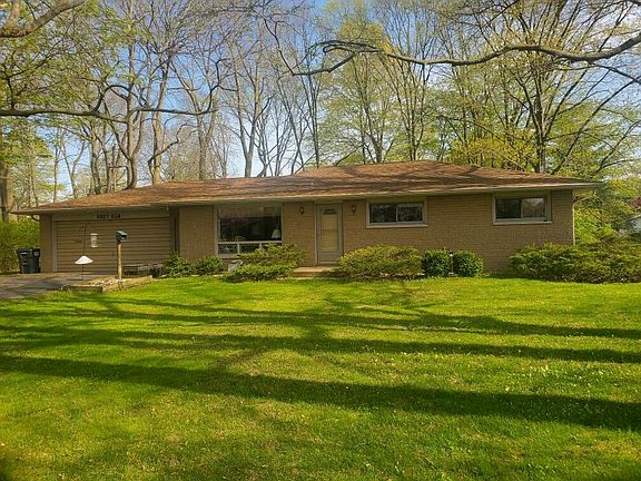 4th image of 3827 Elm Dr
