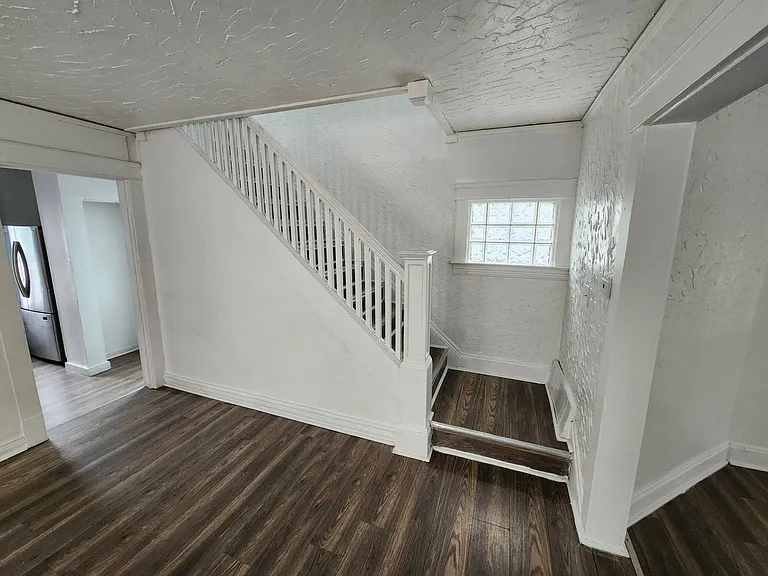 13900 Potomac Ave — Photo 15