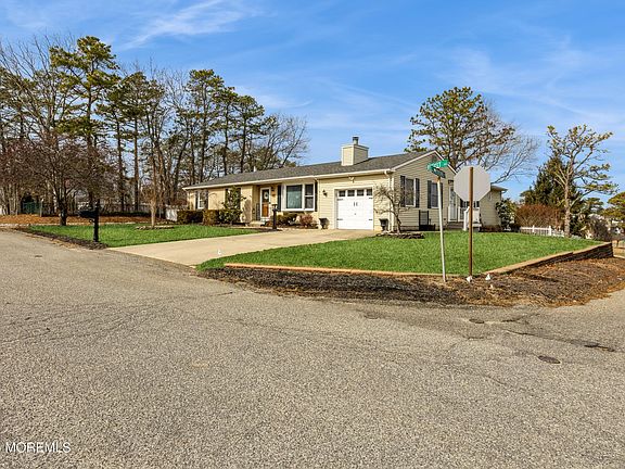 3rd image of 2141 1st Avenue