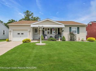 142 Northumberland Dr, Toms River, NJ 08757