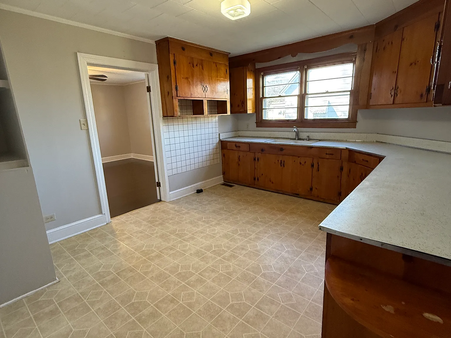2 bed, 1092 sqft, $950 — Photo 3