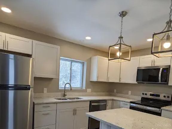 3rd image of 2801 Byrneside Dr