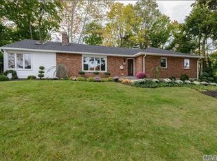 13 Griffith Ln, Huntington, NY 11743