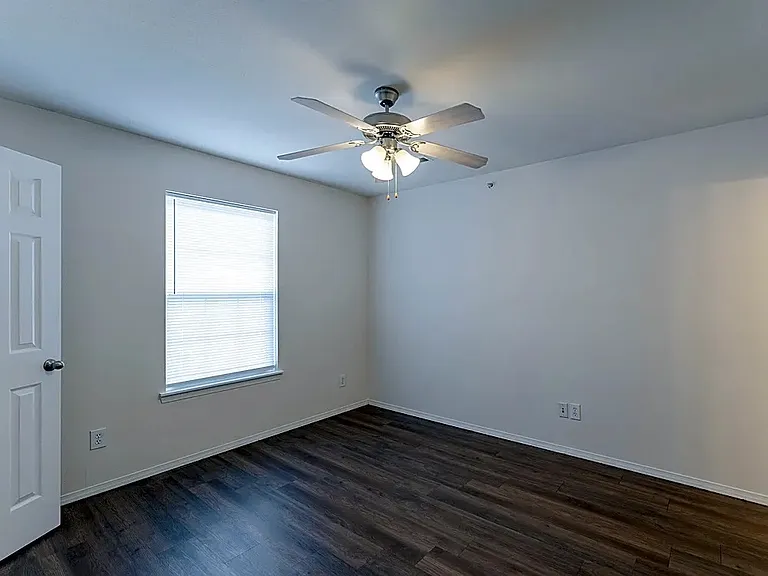 Watermill Park Apartments — Photo 12