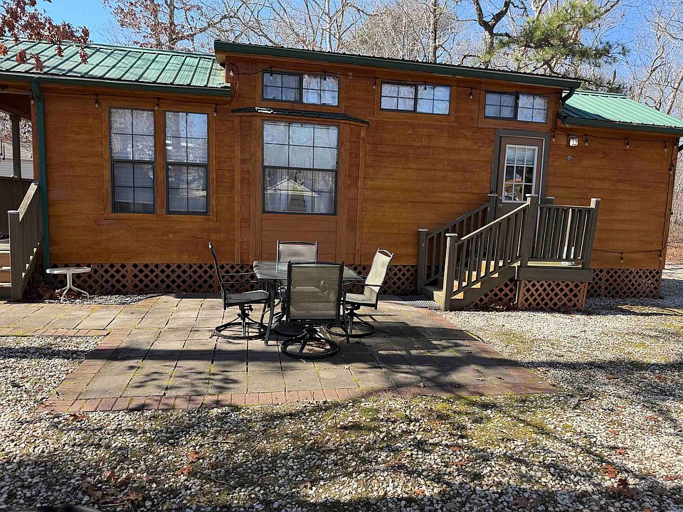 1st image of 515 Corsons Tavern Rd