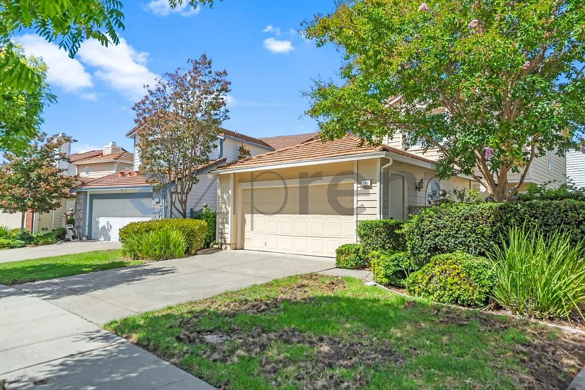 4 bed, 2.5 bath, 1987 sqft, $5,700 — Photo 1