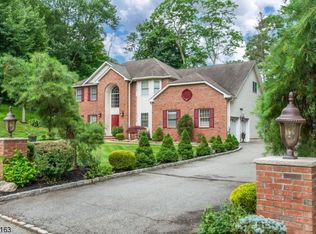 6 Shaw Farm Ct, Randolph, NJ 07869