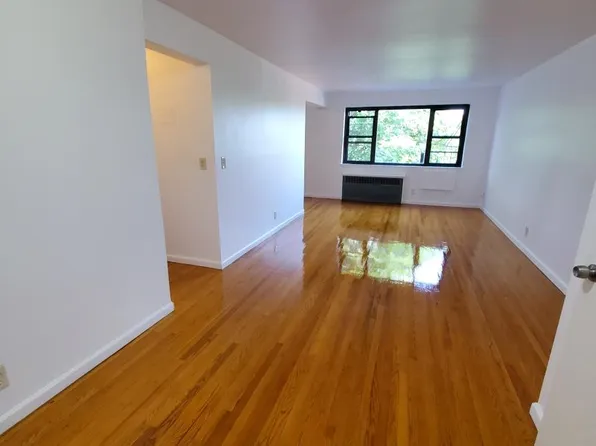 (undisclosed Address), Eastchester, NY 10709