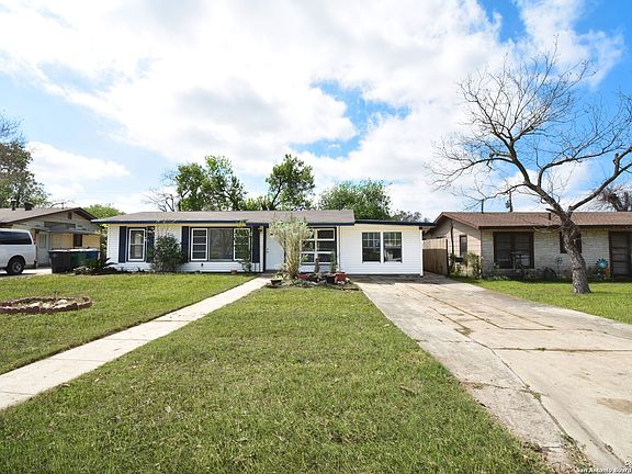 2nd image of 466 E Palfrey