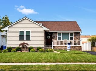 114 Hobart Ave, Rutherford, NJ 07070