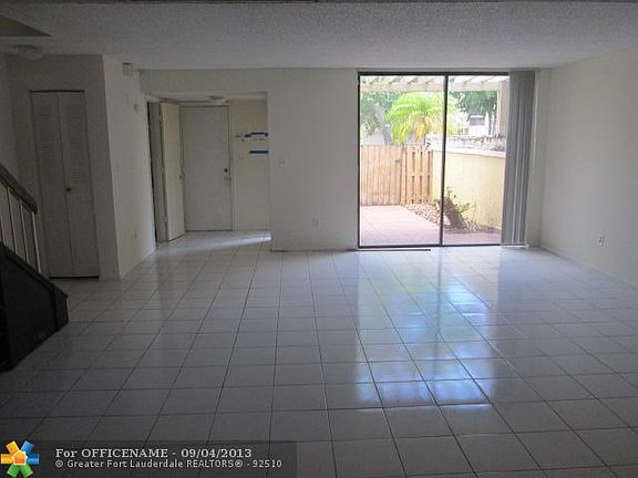4th image of 20616 NE 6th Ct #20616