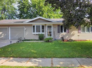 213 Balboa Ave, Cedar Falls, IA 50613
