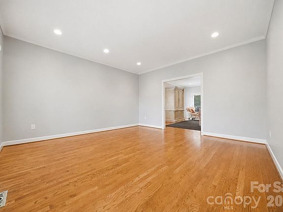 5th image of 3704 8th Street Pl NW