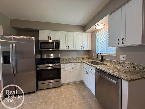 5th image of 27550 E Schiller Dr
