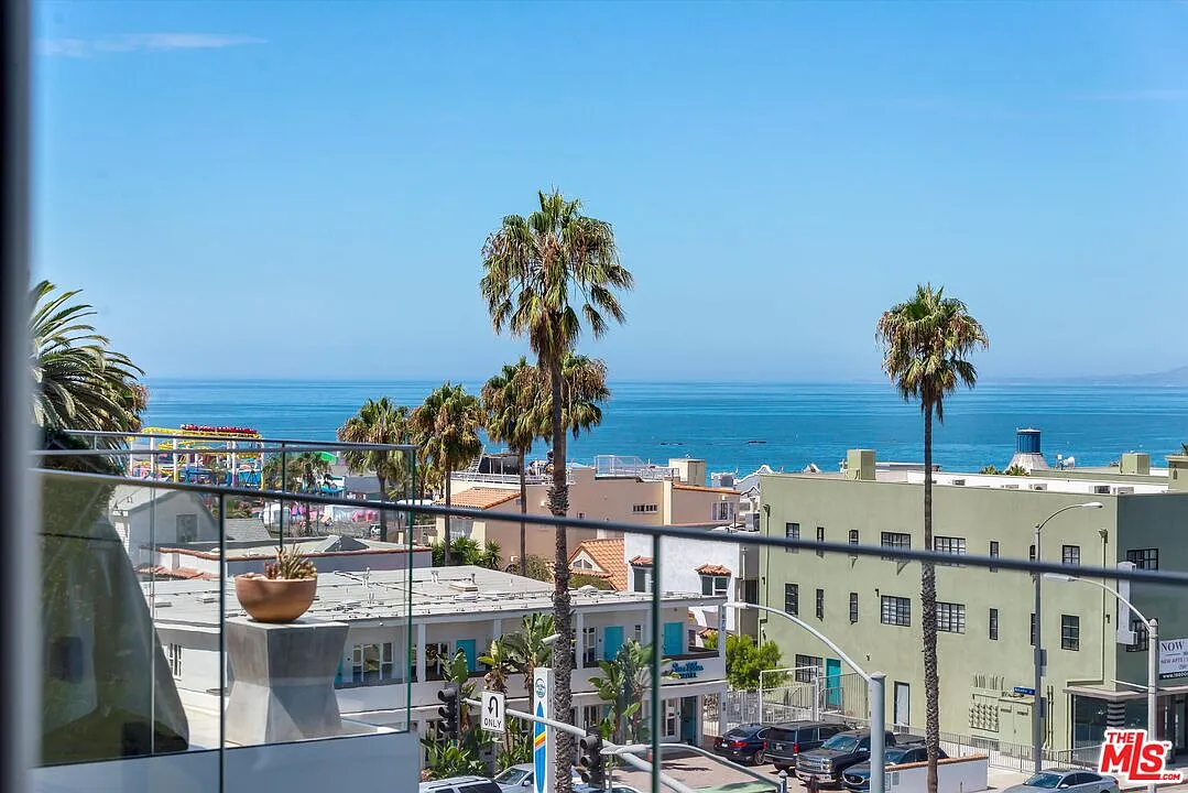 Building Photo - 1705 Ocean Ave #502