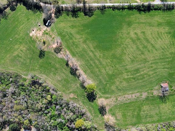 2nd image of 175 Tates Chapel Rd