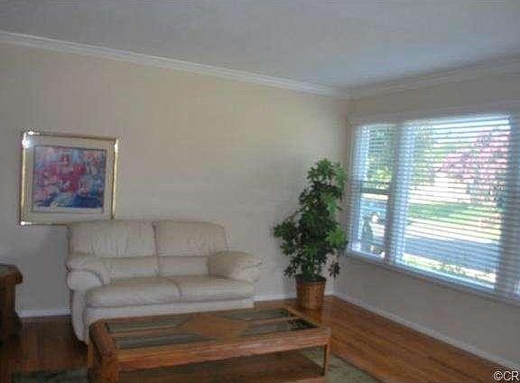 4th image of 806 S Lope Ln