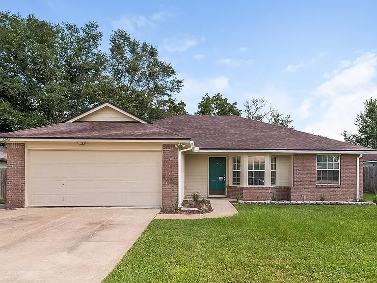 3268 Avalon Dr — Photo 1