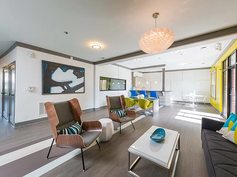 Meet up with friends in the clubhouse with free Wi-Fi