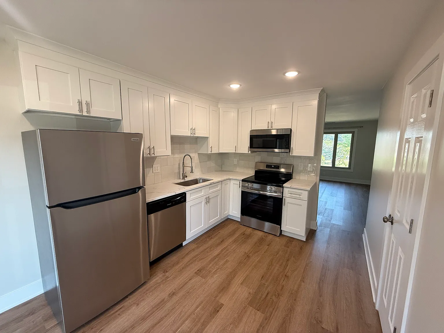 2 bed, 960 sqft, $1,850 — Photo 1