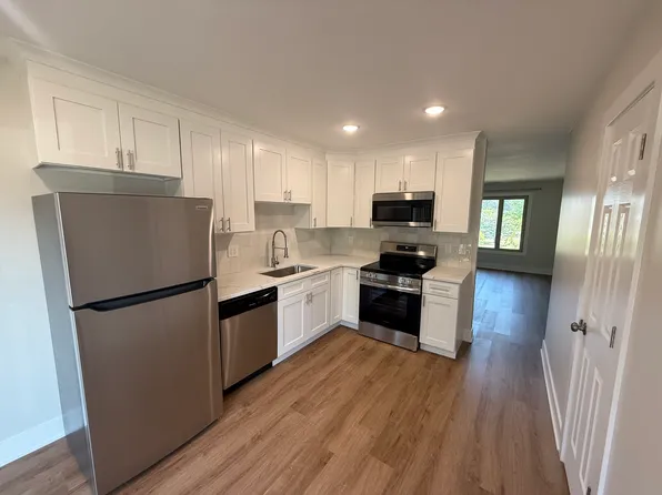 1100 Camellia Dr APT 2, Munster, IN 46321