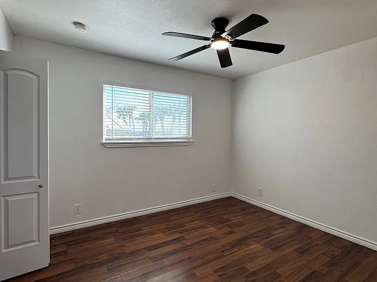 10115 Sahara St — Photo 8