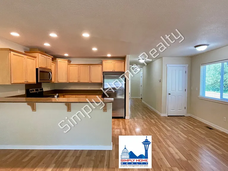 4526 5th Ave NW — Photo 5