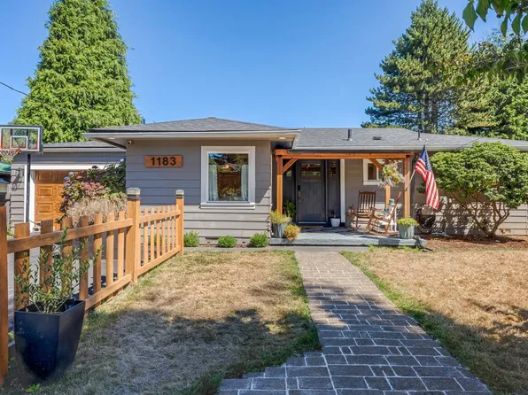 1183 Ocean Ter, Coos Bay, OR 97420