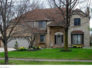 2949 Meadow Ln, Westlake, OH