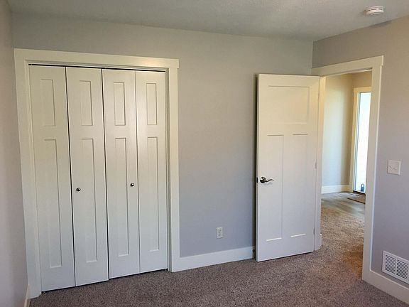 4th image of 1406 E 65th Street Pl