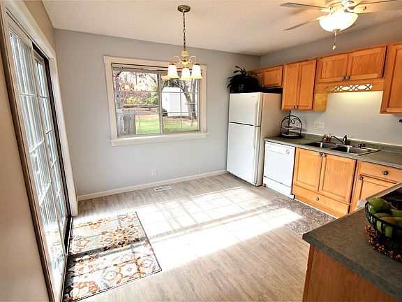 5th image of 435 Parkview Ave