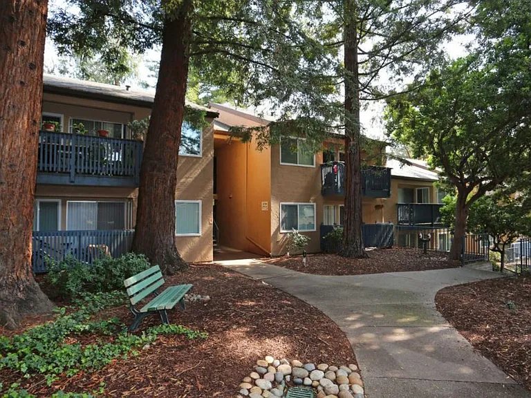 Creekside Terrace — Photo 14