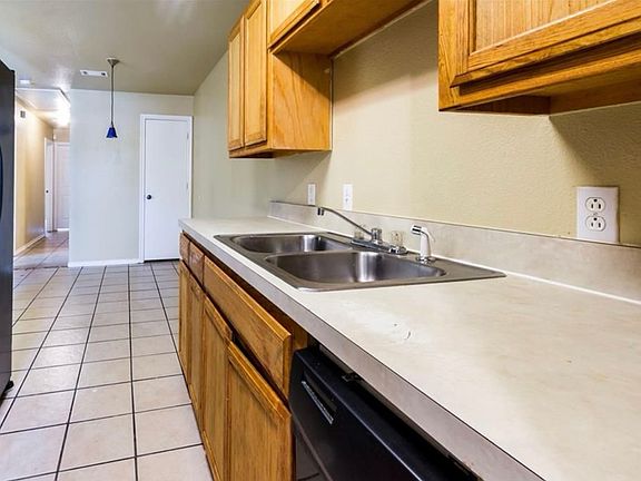 5th image of 5018 Nell St #5018