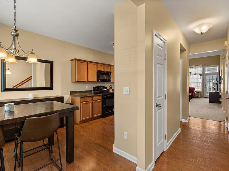 418 Cedar Pines Dr — Photo 5