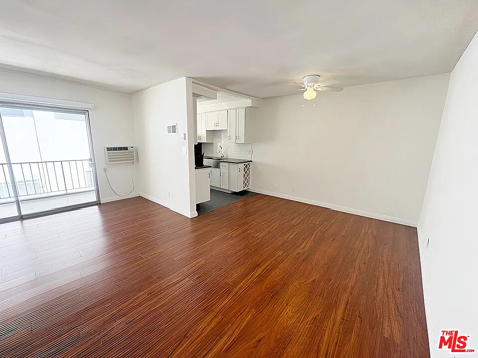 2 bed, 2.0 bath, $2,795 — Photo 3