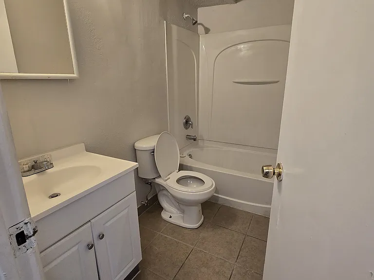 3041 Telegraph Rd — Photo 5
