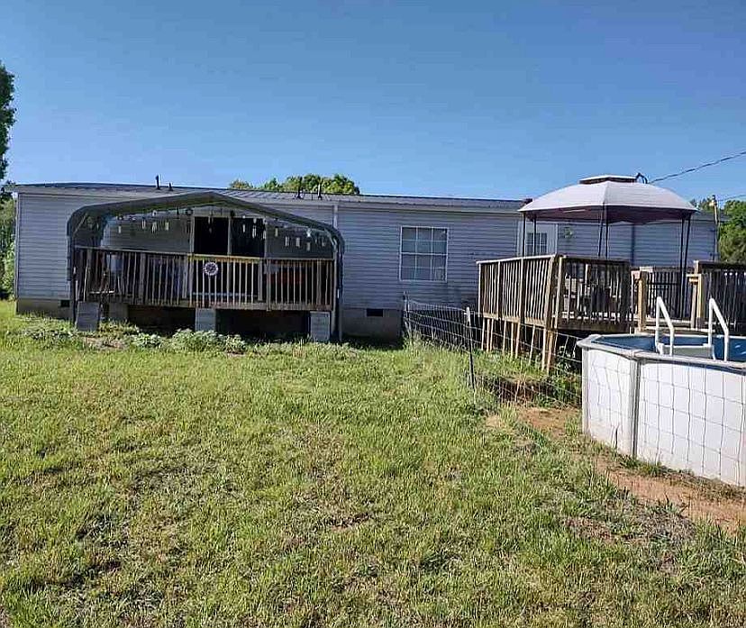 2nd image of 946 Hodges Farm Rd