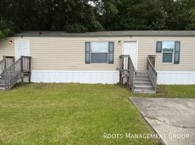 320 Rae St