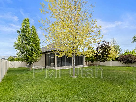 4th image of 2902 S Knowsley Dr