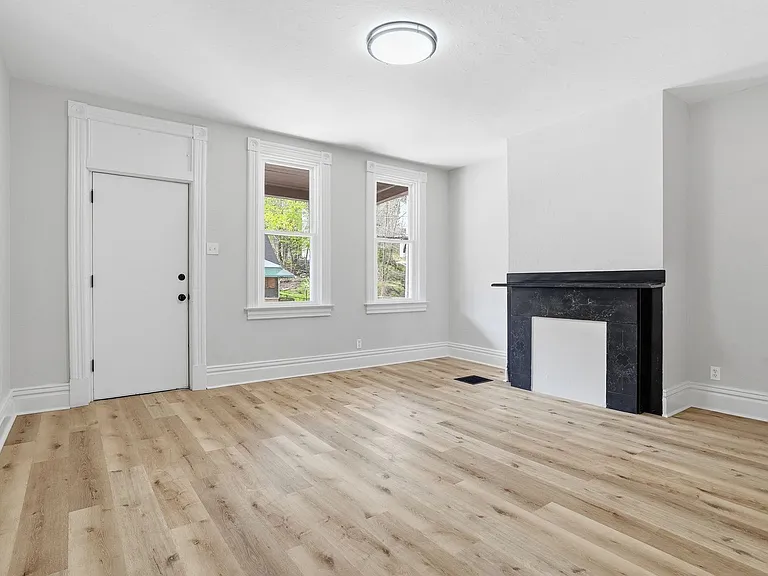 1030 Grand Ave — Photo 5