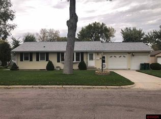 507 Harriet St, Le Sueur, MN 56058