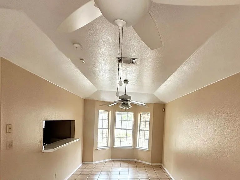1472 Timber Valley Dr — Photo 2