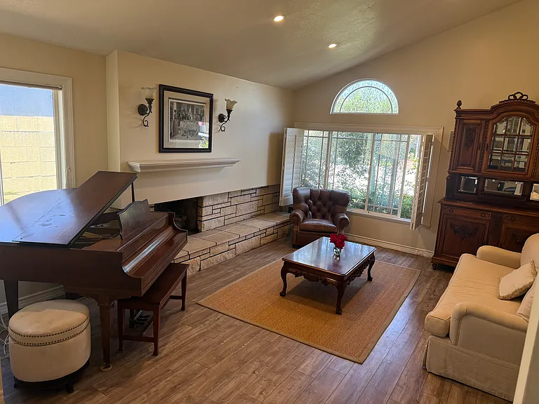 3561 Rose Cir — Photo 2