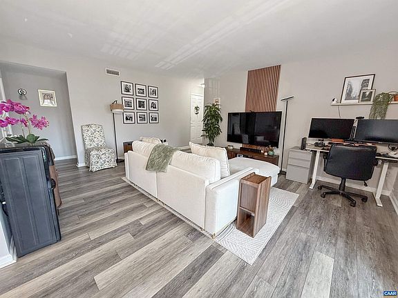 3rd image of 1354 Villa Way Unit D