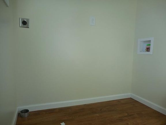 3rd image of 100 Duncan St