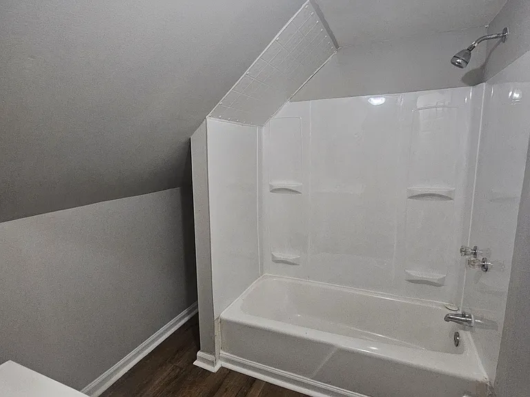 64 Gorham Ave #3B — Photo 7