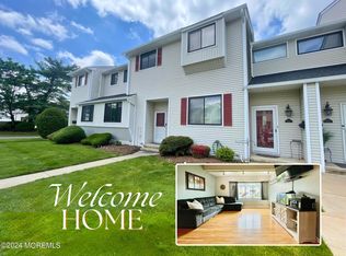 562 Clubhouse Dr, Middletown, NJ 07748