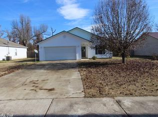 26 Marshall Rd N, Vilonia, AR 72173