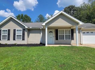 1008 Autumn Leaf Ln, Fountain Inn, SC 29644