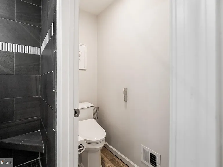 8011 Jackson Rd — Photo 41